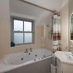 Charming 2-bed House - 15 Mins Drive To Centre Cork
