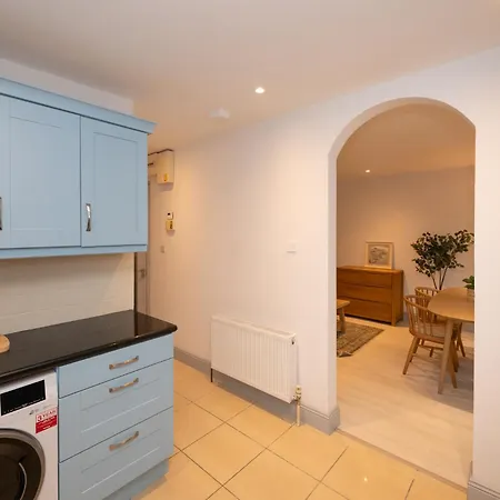 Charming 2-bed House - 15 Mins Drive To Centre * קורק