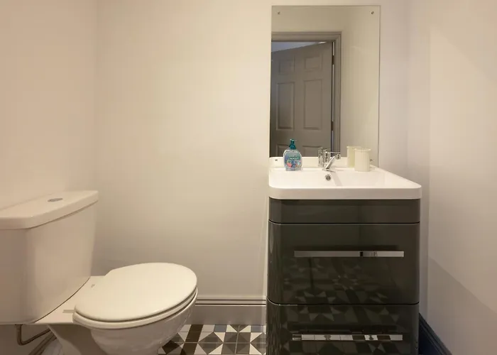 בית נופש Charming 2-bed House - 15 Mins Drive To Centre קורק